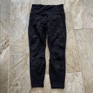 Athleta Black floral pattern Leggings small petite